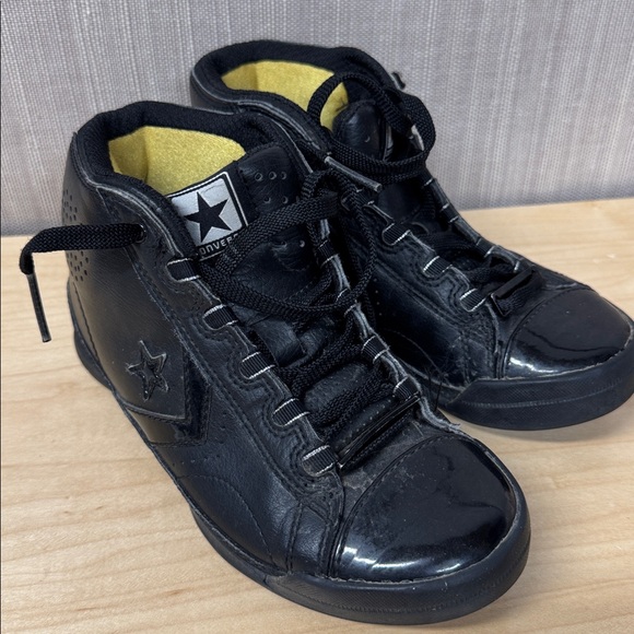Converse All Star Mid Triple Black High-Top Sneakers youth size 2 - Picture 1 of 8